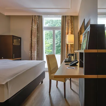 巴特诺伊纳尔施泰根博阁度假酒店 酒店 4*