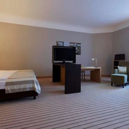 巴特诺伊纳尔施泰根博阁度假酒店 酒店 巴特诺因阿尔-阿尔韦勒